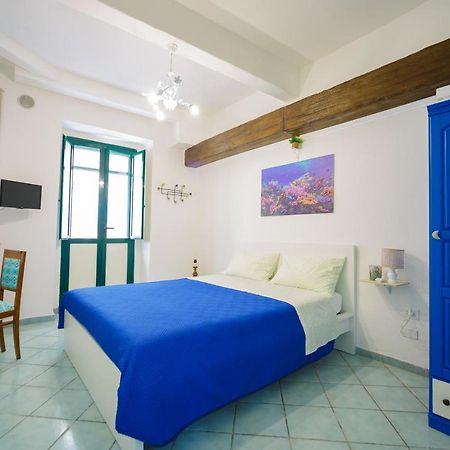 Ti Porto Al Centro Unforgettable Moments Apartment Salerno Exterior photo