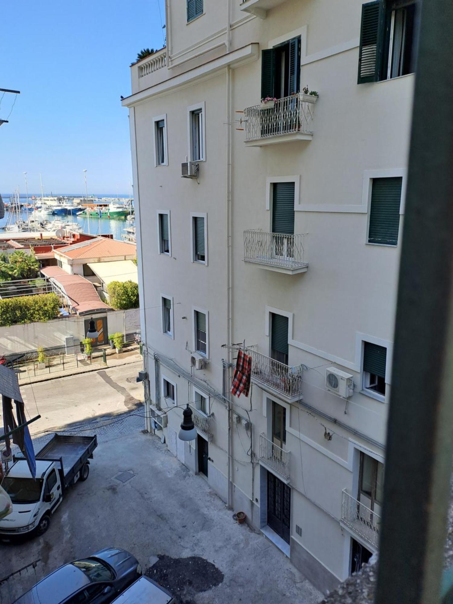 Ti Porto Al Centro Unforgettable Moments Apartment Salerno Exterior photo