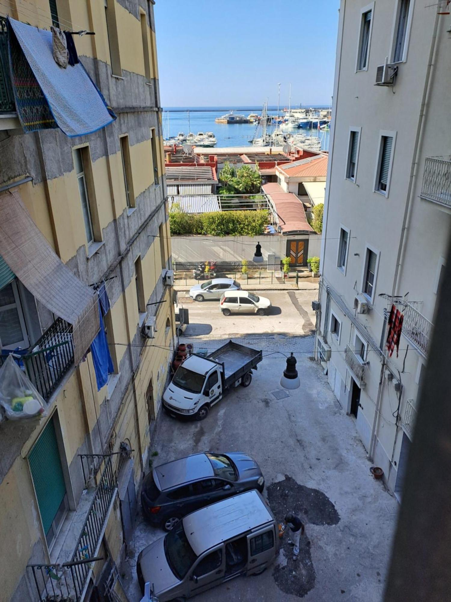 Ti Porto Al Centro Unforgettable Moments Apartment Salerno Exterior photo